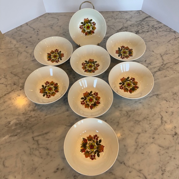 Johnson Bros. Ironstone "Oberon" 6 1/2" bowls. 4 Vintage MCM floral bowls - Picture 2 of 11